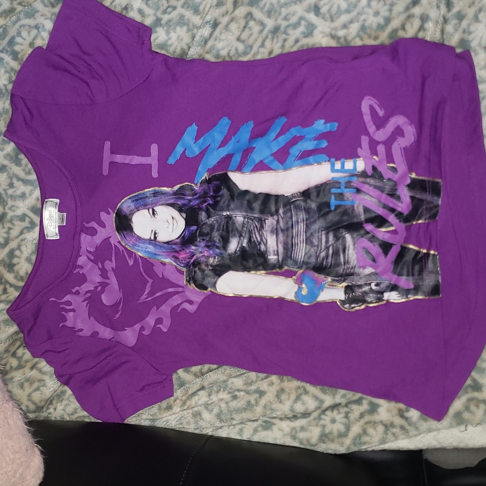 Descendants 3 mal girl shirt